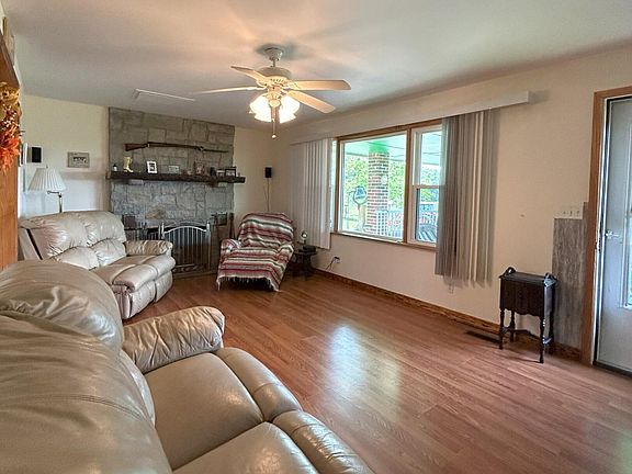 14th image of 1038 Newton Ln