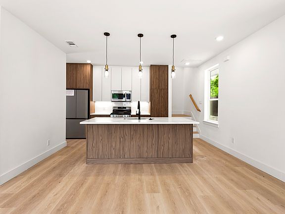 5th image of 413 N Patton Ave