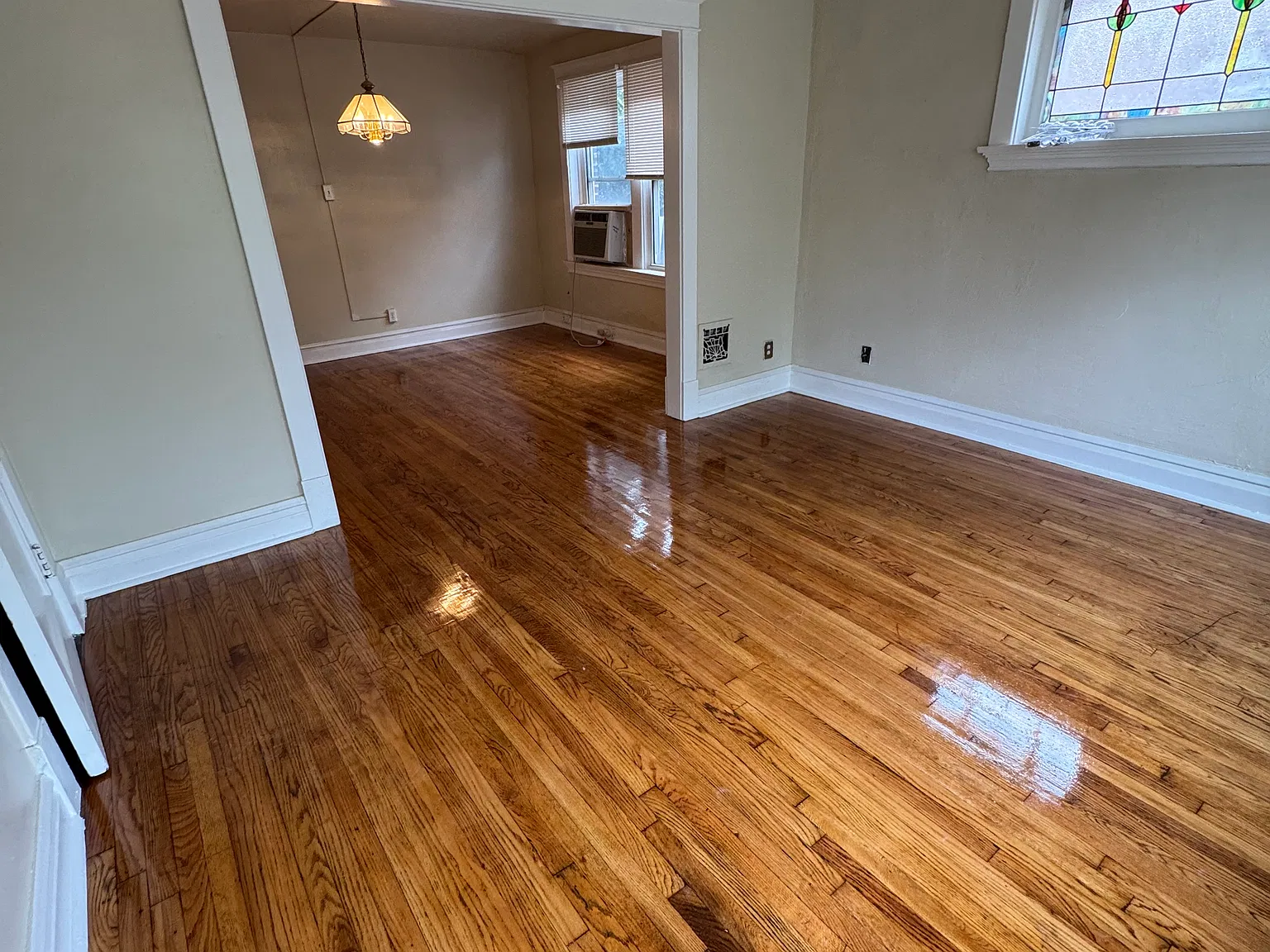 1 bed, 900 sqft, $700 — Photo 1