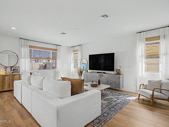 4th image of 10034 E TAHOE Avenue