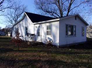 702 Kings Highway St, Rushville, IL 62681