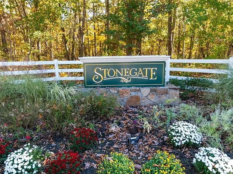 Stonegate — Photo 30