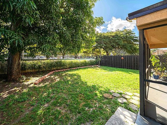 Fenced yard perfect for pets