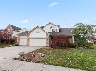 22770 Oak View Dr, Taylor, MI 48180