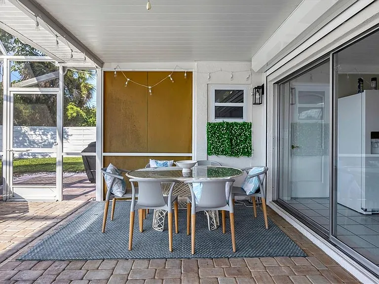 3126 Bougainvillea St — Photo 24