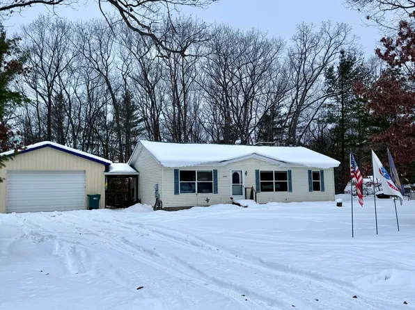 2253 Bennett Rd, Topinabee, MI 49791