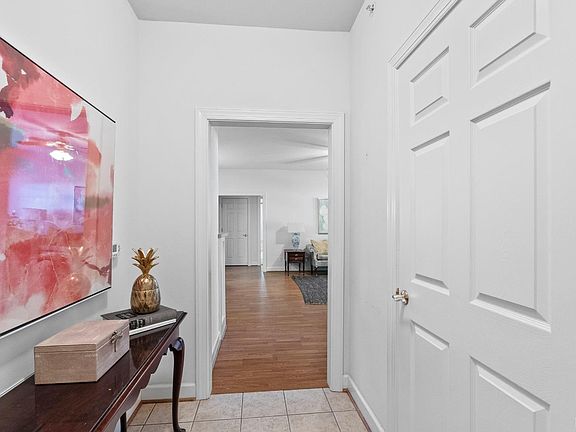 4th image of 605 Wyndhurst Dr APT 101