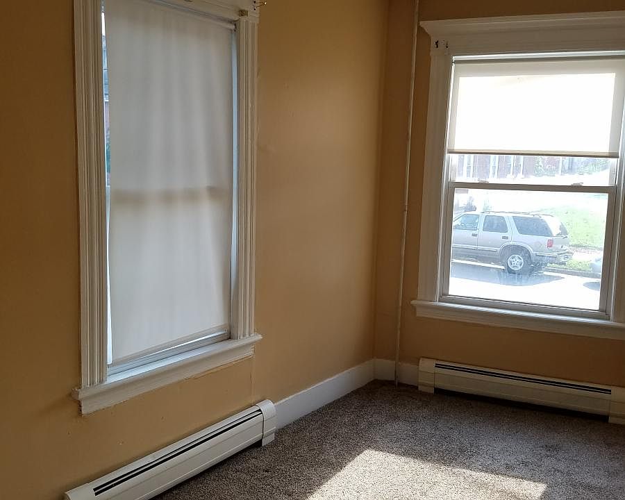 1st image of 98 Glen St Fl 1ST