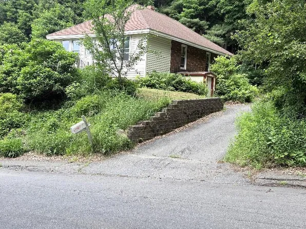 64 Oxford Street, Augusta, ME 04330