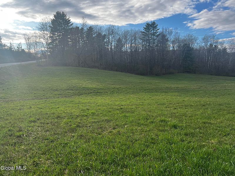 3rd image of 1015 Taylor Hill Road