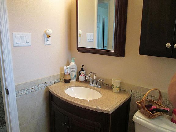 5th image of 1820 Malinda Ln