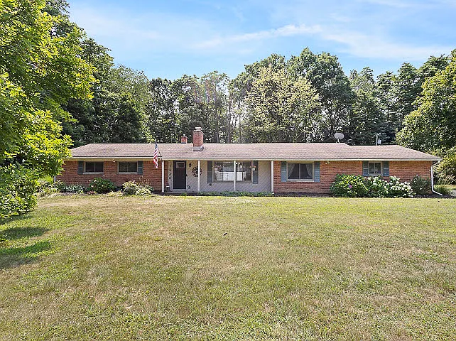 4 bed, 1729 sqft, $2,700 — Photo 2