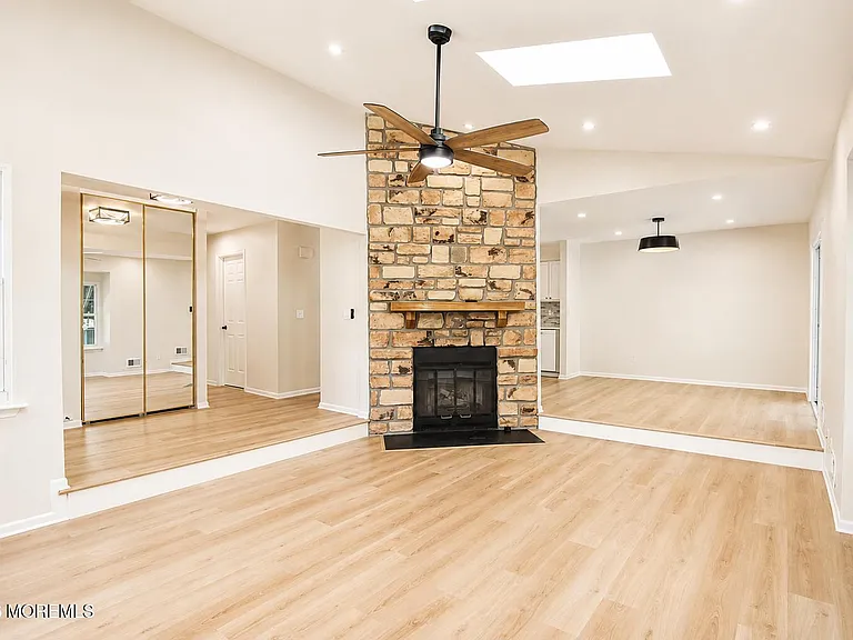 99 Oak Ln — Photo 25