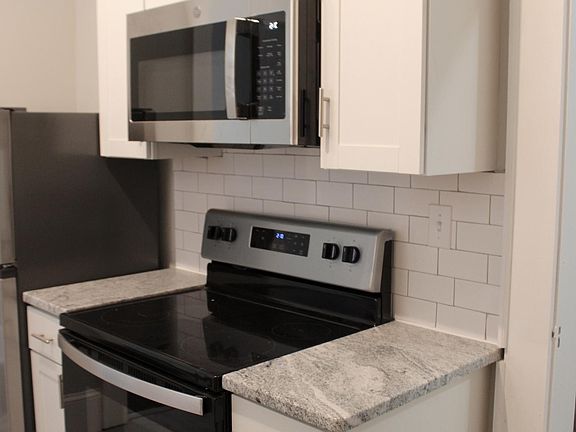 2nd image of 501 S Lee St Unit 1/2