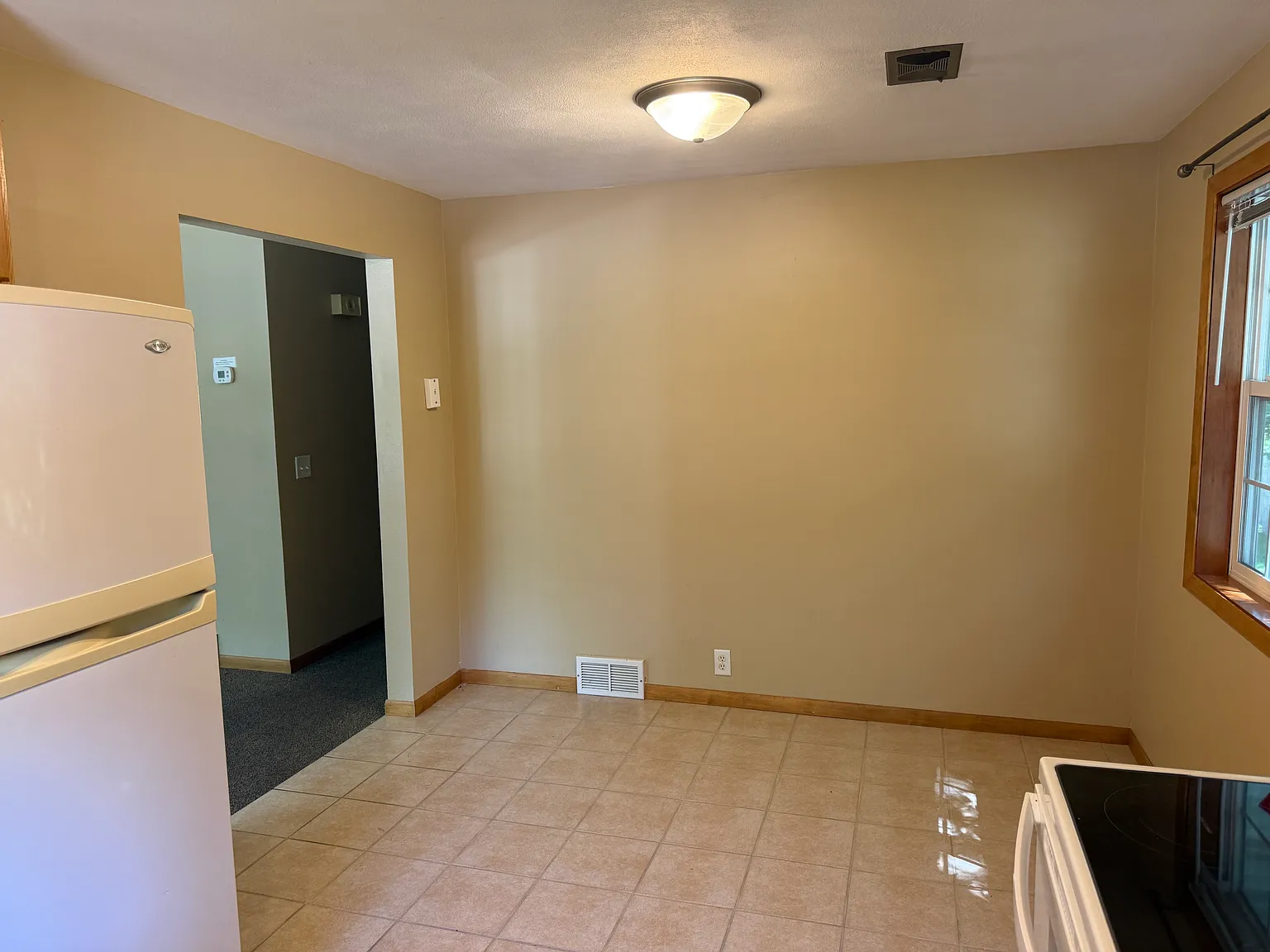 2 bed, $900 — Photo 4