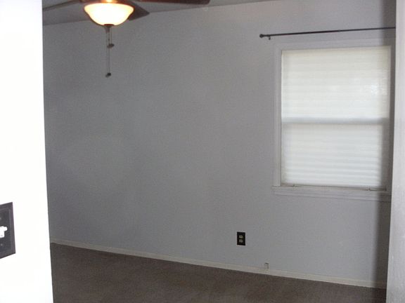 5th image of 401 W Hickory Dr