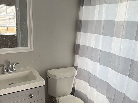 4th image of 727 S Mills Ave APT 4