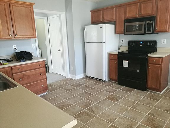 5th image of 3021 Mossdale Ave