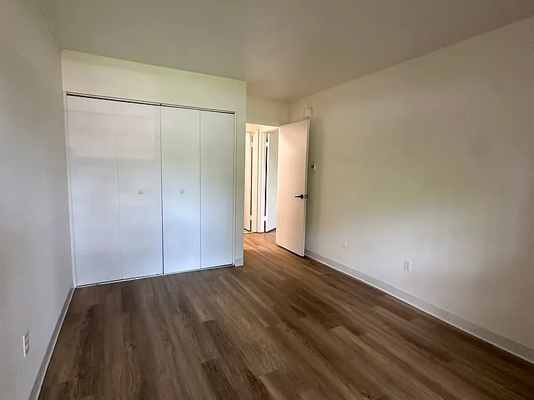 University Park Apartments near Cornell University — Photo 353