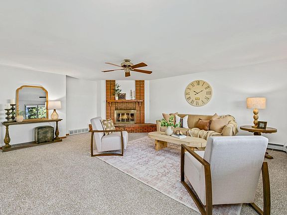 5th image of 2731 Greenland Dr