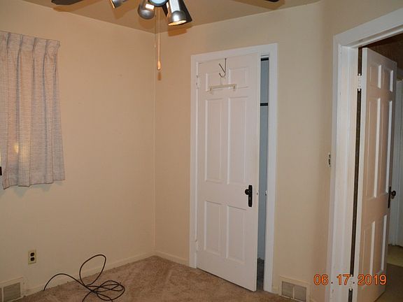 5th image of 929 Highridge Ave