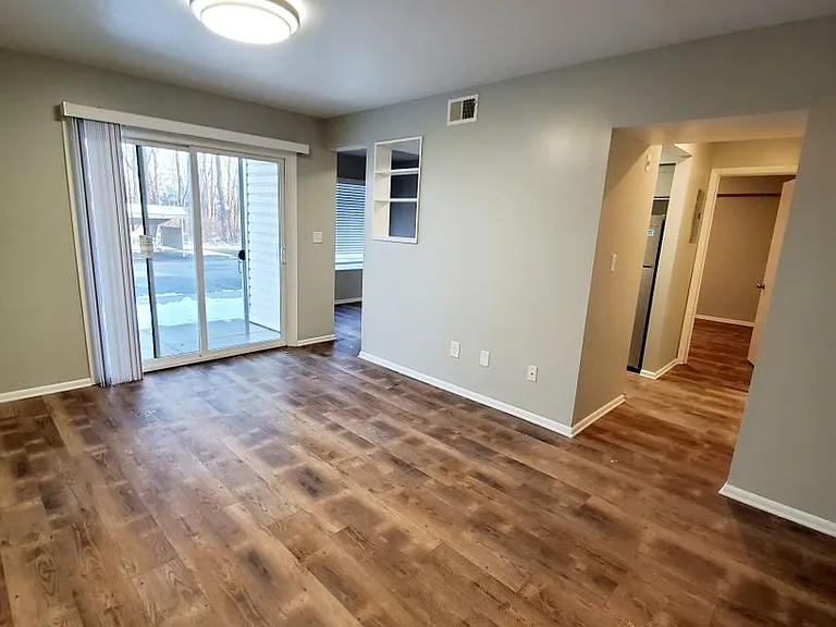 Sugarbush Apartments — Photo 45