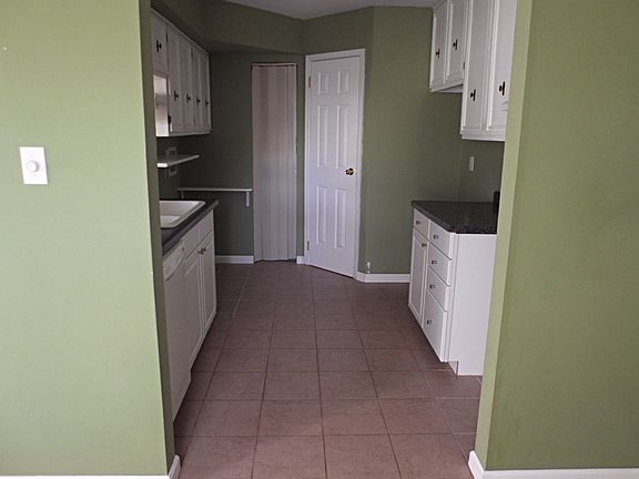 3rd image of 4637 London Dr