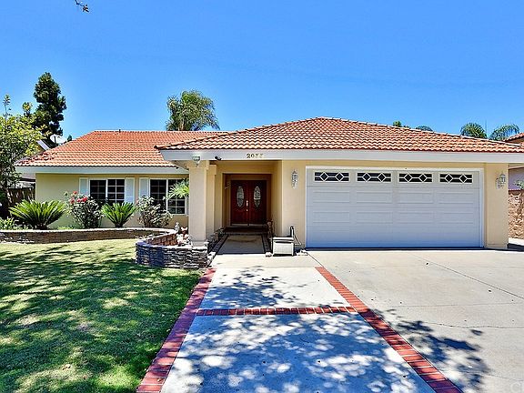 2nd image of 2033 W San Lorenzo Ave