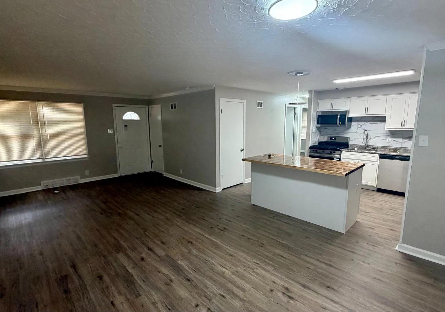 1430 Golden Dr — Photo 4