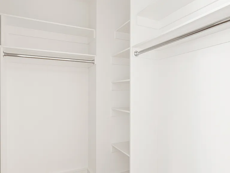 43-14 Queens St #2P — Photo 6