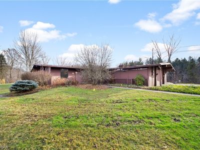 38900 S Woodland Rd, Moreland Hills, OH, 44022