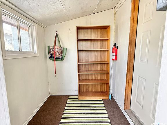 2nd image of 115 Carl Erickson AVENUE E