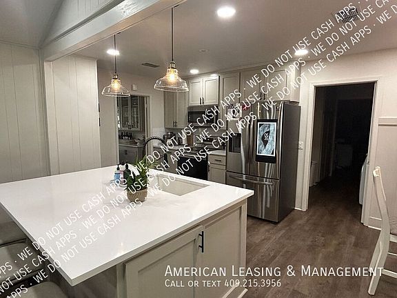 3rd image of 1503 Robinhood Ln