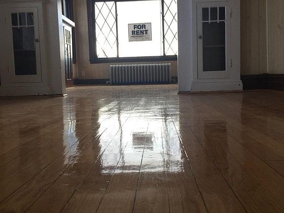 Hardwood floors Diningroom View
