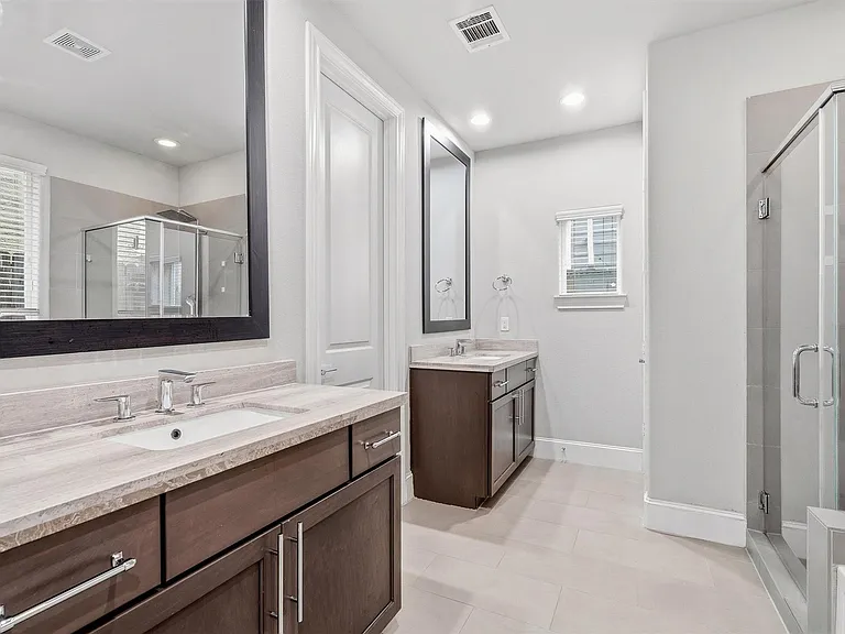 9614 Riddlewood Ln — Photo 10