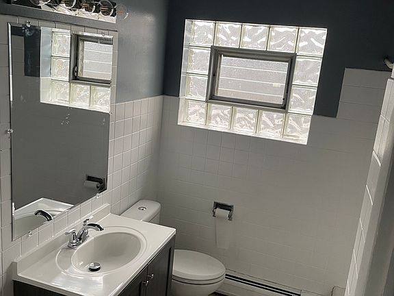 4th image of 12018 S Union Ave APT 2