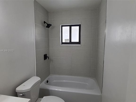 3rd image of 19001 NE 25th Ave #1
