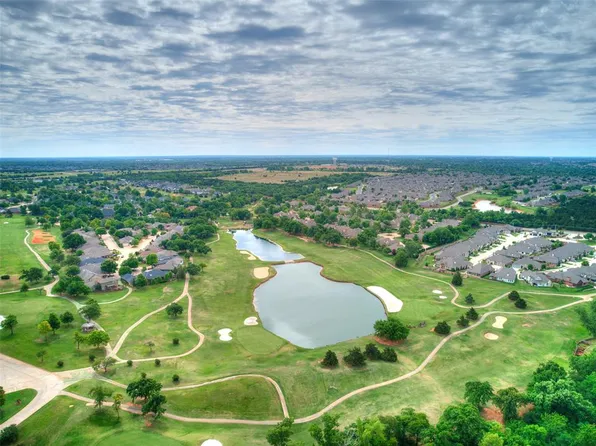 650 E Oak Pl, Edmond, OK 73025