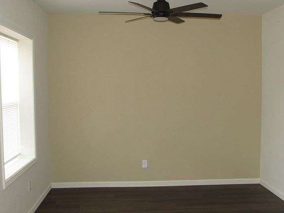 2nd image of 3946 Tholozan Ave