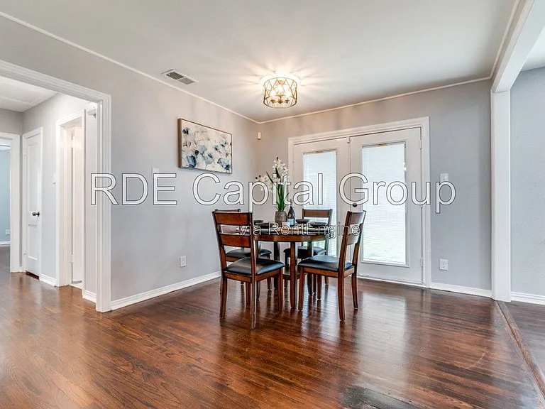 2736 Rolinda Dr — Photo 7