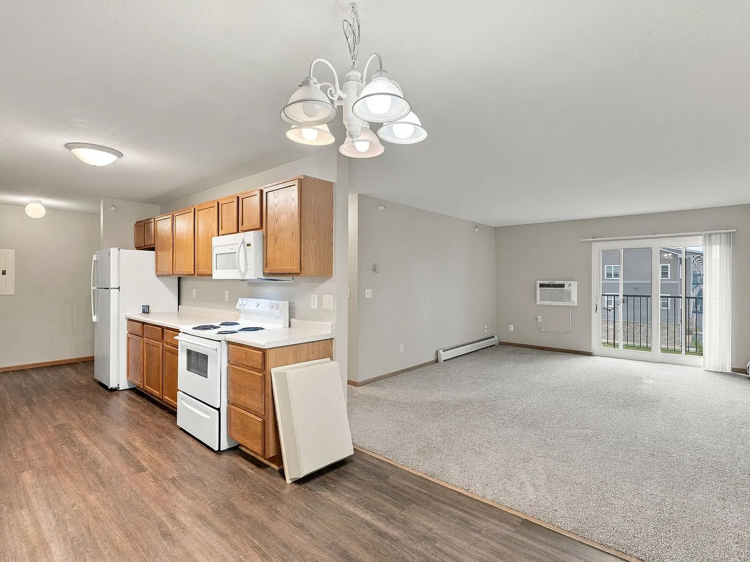 Eagle Pointe Apartments — Photo 1