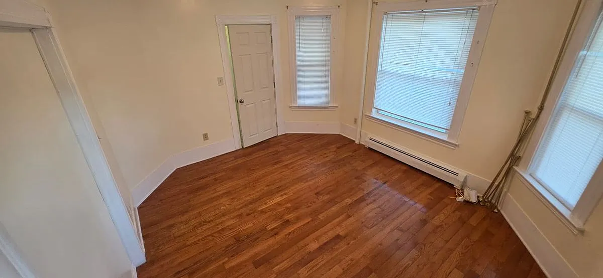 3 bed, 1.5 bath, 1154 sqft, $2,700 — Photo 3