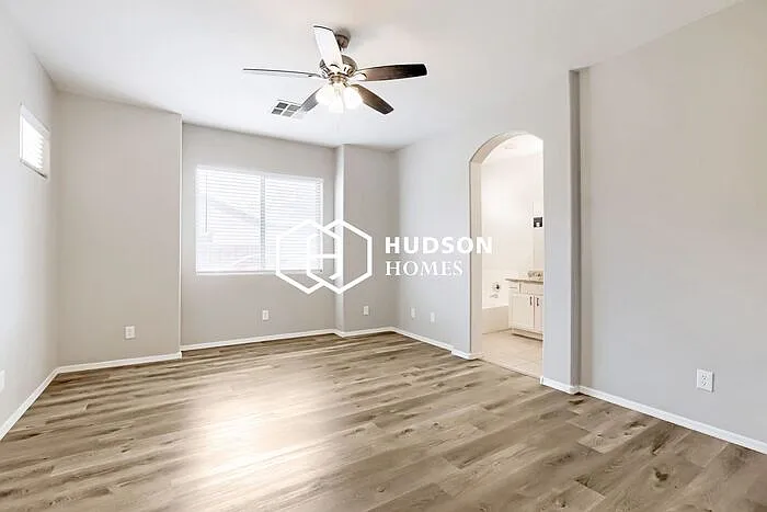 8984 W Bremen St — Photo 15