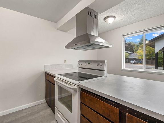5th image of 325 N 29th Ave