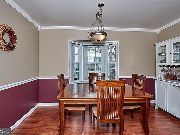 3rd image of 1802 Foxdale Ct