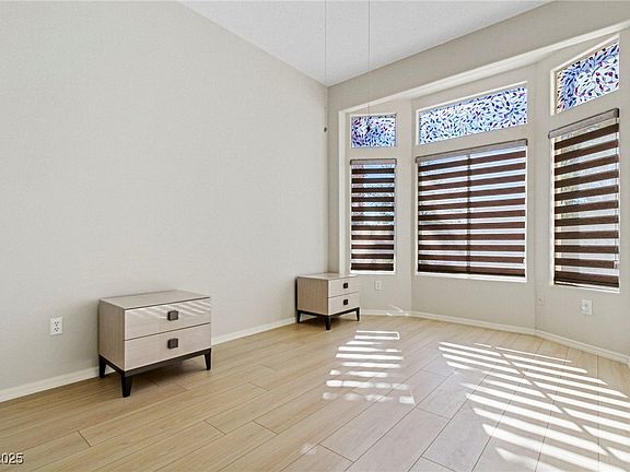 3rd image of 10033 Crescent Creek Dr