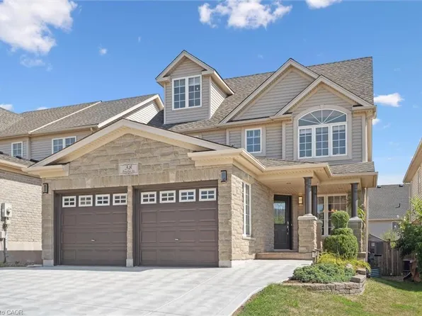 38 Amelia St, Kitchener, ON N2A 4K2