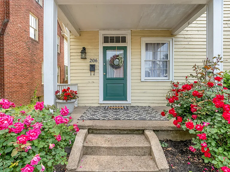 206 Princess Anne St — Photo 37