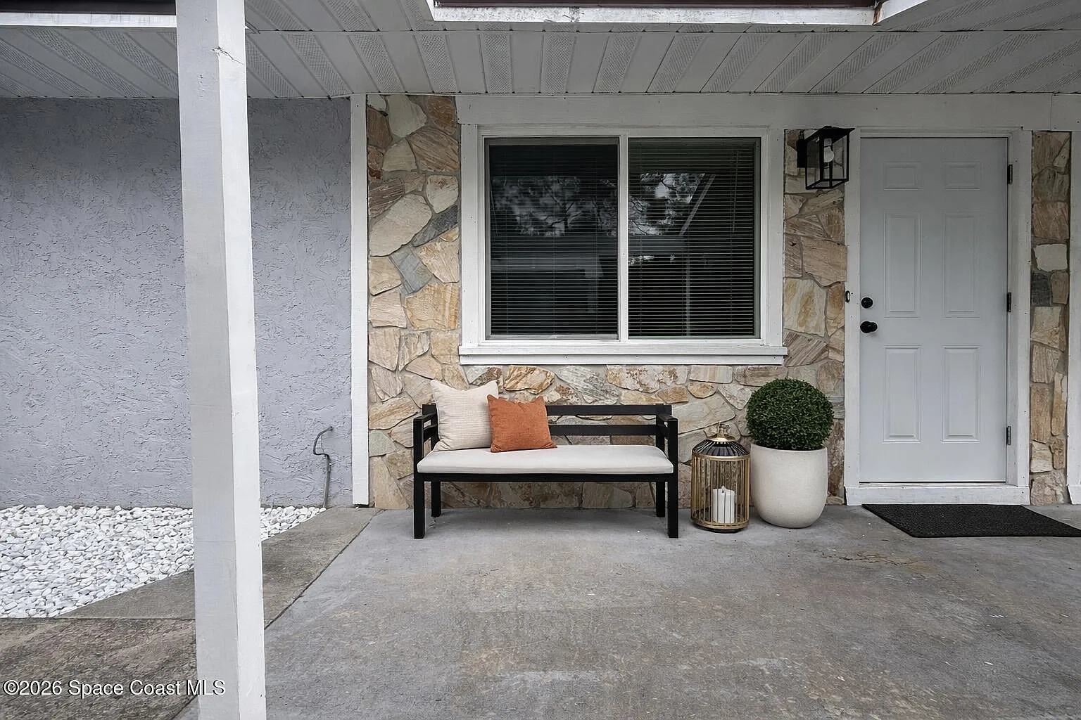 2 bed, 1.5 bath, 1568 sqft, $1,575 — Photo 2