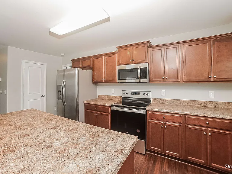 1460 Kilstrom St — Photo 2